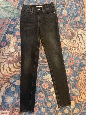 Levi's 721 High Rise Skinny Jeans - Black